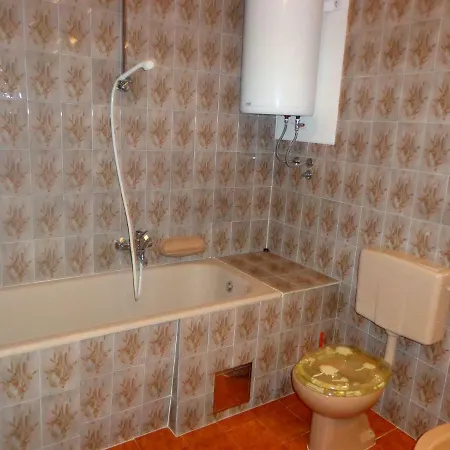 Maja Apartamento Bol