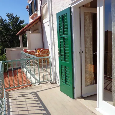 Maja Apartment *