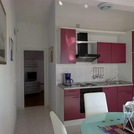 Maja Apartment *