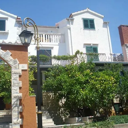 Apartment Maja *
