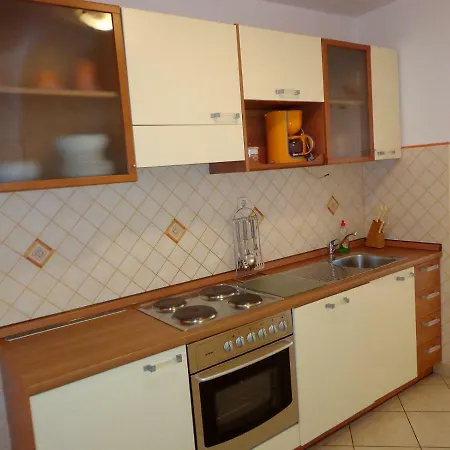 Apartment Maja *